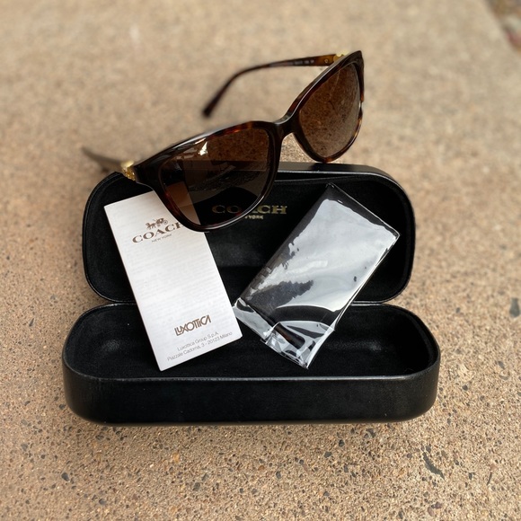 Coach | Dark Tortoise Sunglasses - Picture 10 of 11